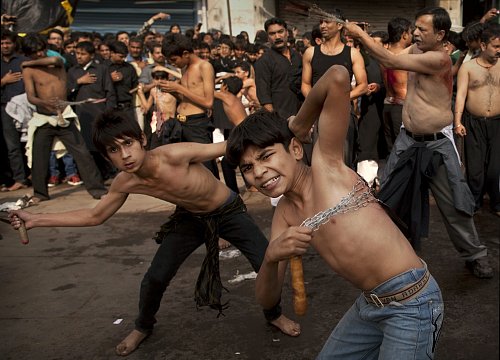 インドの奇祭「アシュラ」 インドの奇祭「アシュラ」