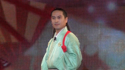 手妻師 藤山晃太郎さん 手妻師 藤山晃太郎さん