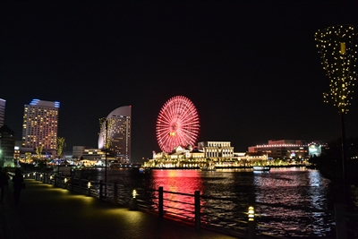 横浜ならでは、海を彩るきれいな夜景スポットはどこ?