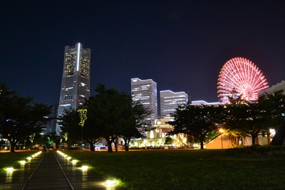 横浜ならでは、海を彩るきれいな夜景スポットはどこ?