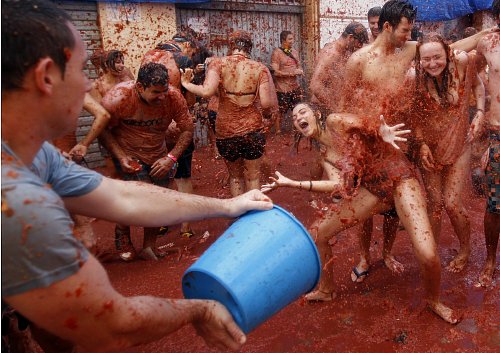 スペインのトマト祭り スペインのトマト祭り