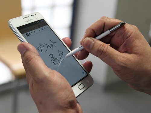 5.3インチディスプレー＋タッチペンでデジタル文具の使い心地　“新カテゴリー”スマートフォン『GALAXY Note』とは？