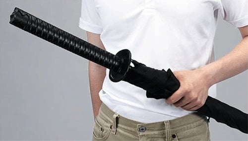 持ち手が刀の柄になっている大型サムライ傘（EEA-YW0681）
