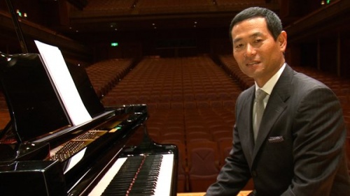 テレビCMでピアノ演奏を披露した桑田真澄さん