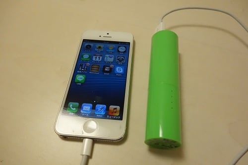 iPhone 5を充電