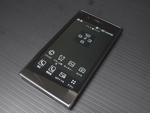 発売直前！　スマートフォンになった『PRADA phone by LG L-02D』のスタイリッシュな外観をチェック