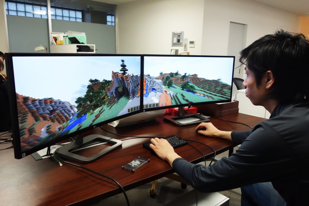 LG デュアルモニターセット 2台 LG、”横2画面”と”縦2画面”レイアウト自由なモニタ。吊り下げ式も