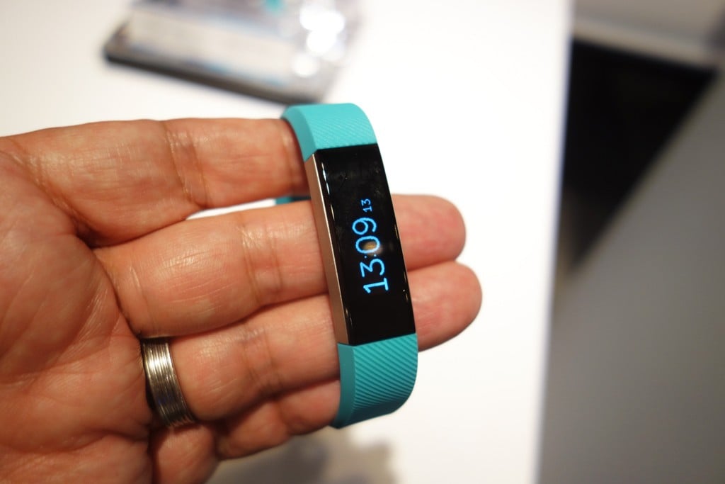 Fitbit Blaze フィットビット スマートフィットネスウォッチ 活動量計 d8241-79-633157-6.jpg
