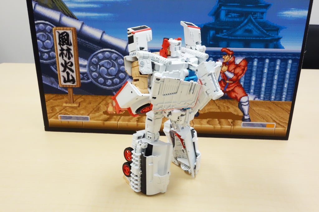 ストリートファイター トランスフォーマー コンボイ リュウvs
