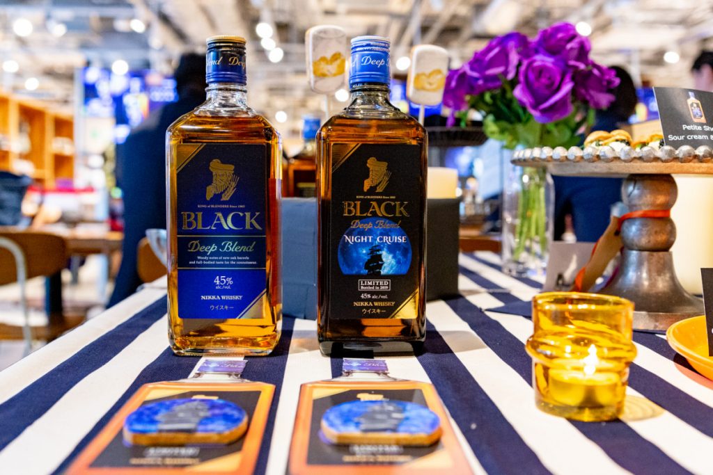 ウイスキーのお供には本! 新製品『ブラックニッカ ディープ ウイスキーのお供には本! 新製品『ブラックニッカ ディープ