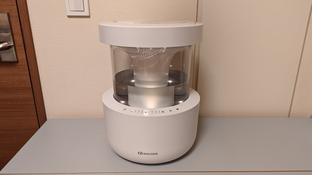 光と霧でくつろぐ超音波加湿器 据え置き型と卓上型で選べる