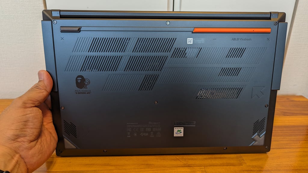 A BATHING APEの世界観とパフォーマンスを両立したノートPC