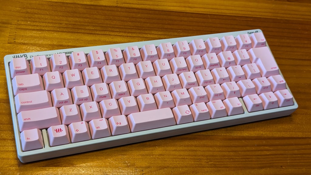 HHKBキーボード　キートップセット（日本語配列/桜/刻印有）付き PFU、「HHKBカラーキートッププロジェクト」第一弾は「桜