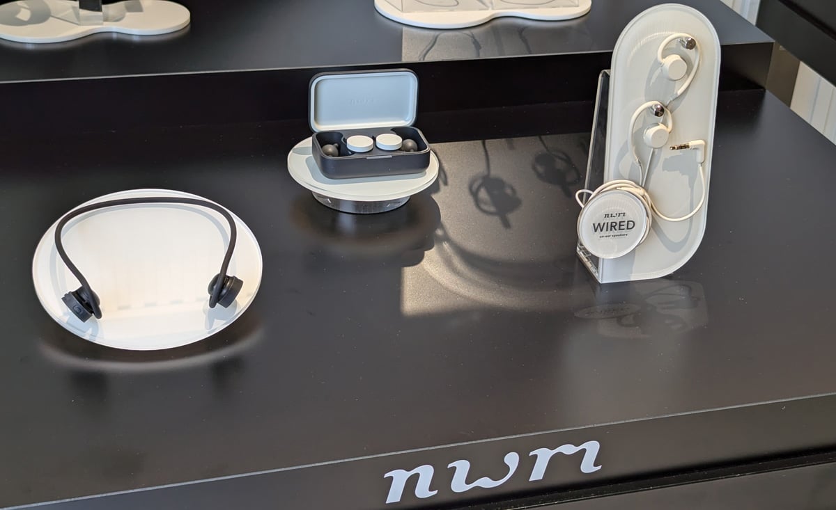 オープンイヤーでも音漏れしないPSZ技術を採用したイヤホン「nwm