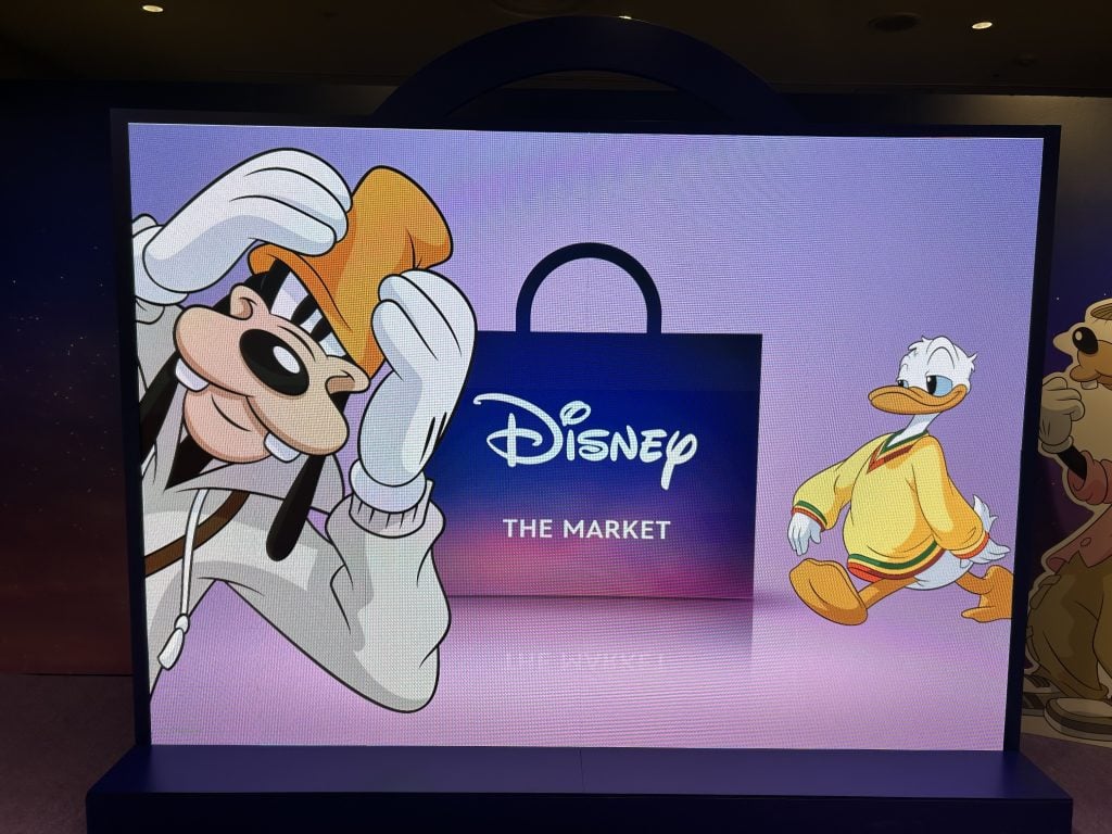 Disney The Marketミッキーインリアルライフ 缶バッジ 7種コンプ Disney The Marketミッキーインリアルライフ 缶バッジ 7種コンプ