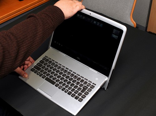 Dell Adamo XPS Hands On DELL モバイルノートPC「Adamo XPS」