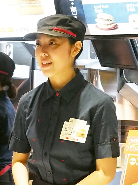 開店記念セール！】 マクドナルド 名札 ピンバッジ marciliomesquita