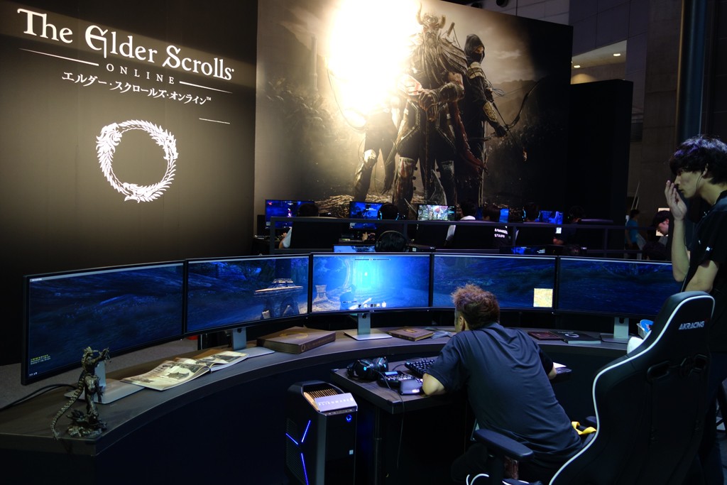 東京ゲームショウ2016】曲面モニター5枚で視野ほぼ180° 『エルダー 