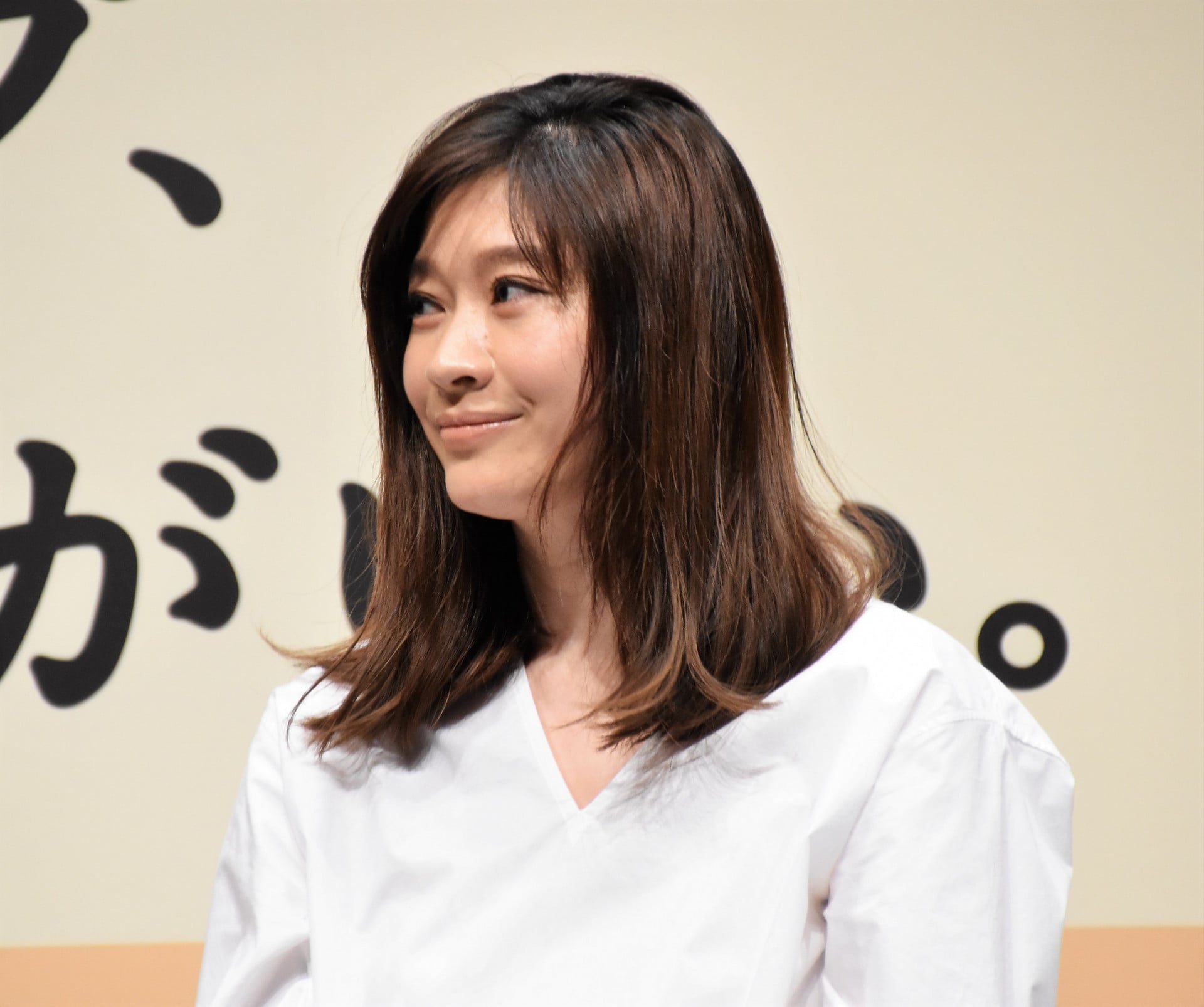 二宮和也と篠原涼子が サッポロ 麦とホップ 新cm キャラクターに 巨大缶から 耳打ちされる感覚 に興奮 ガジェット通信 Getnews