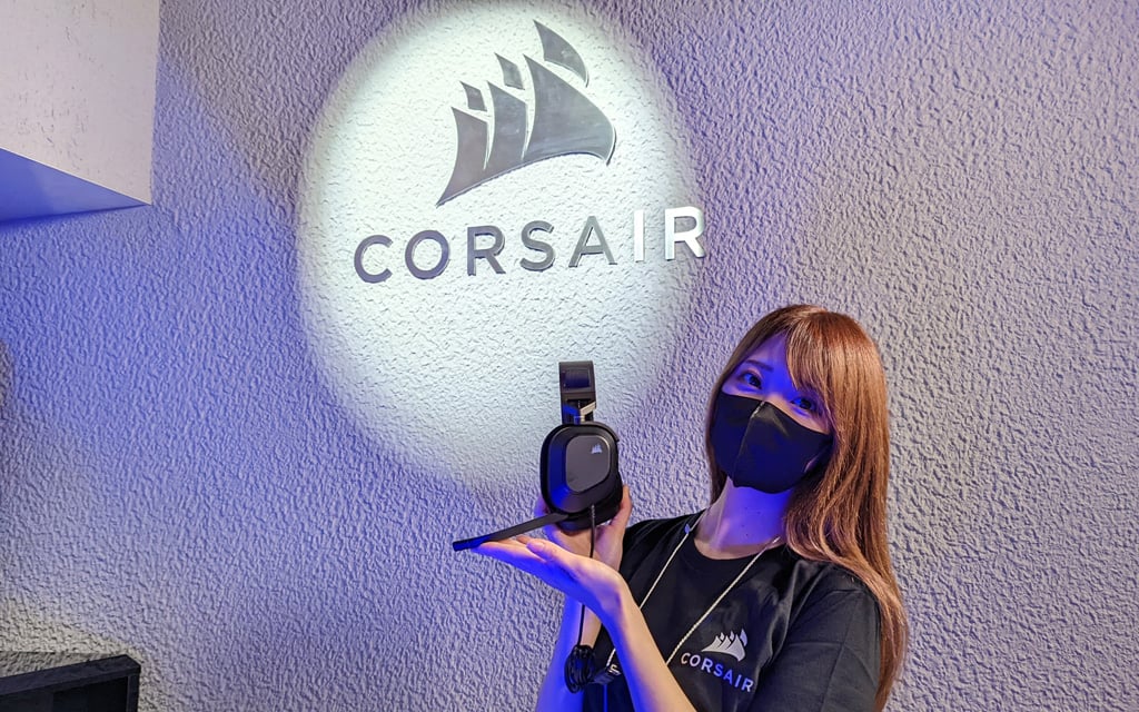 corsairheadphones1.jpg