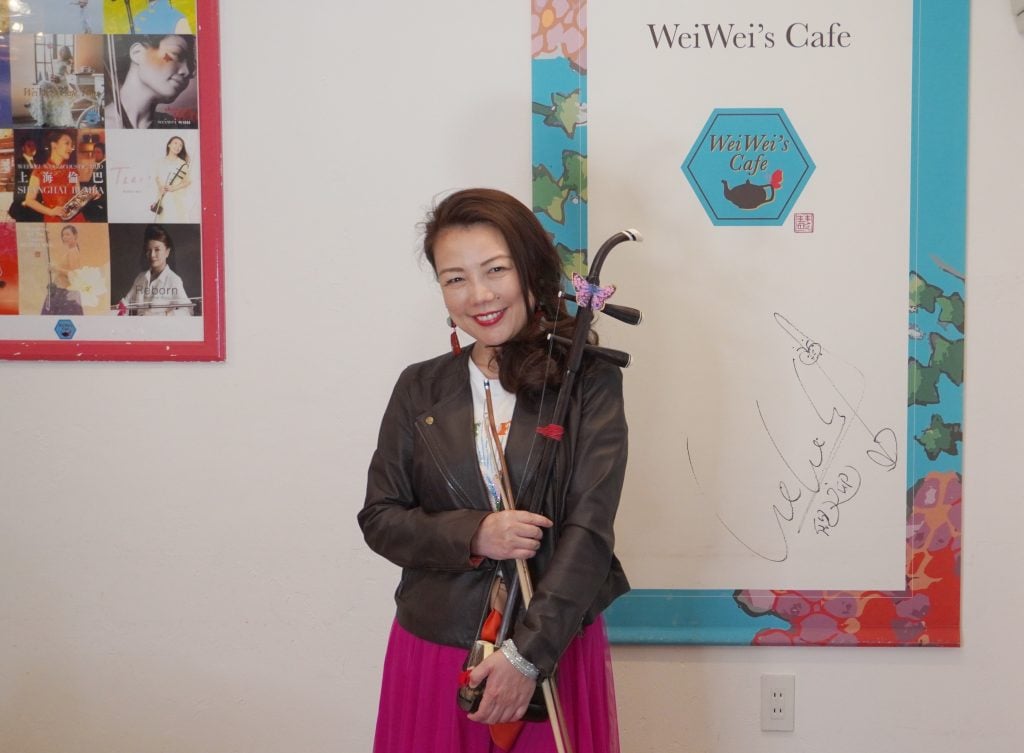 中国の伝統楽器“二胡”の魅力を広げたい！　ウェイウェイ・ウーさんインタビュー　まさに「琴線に触れる」音色