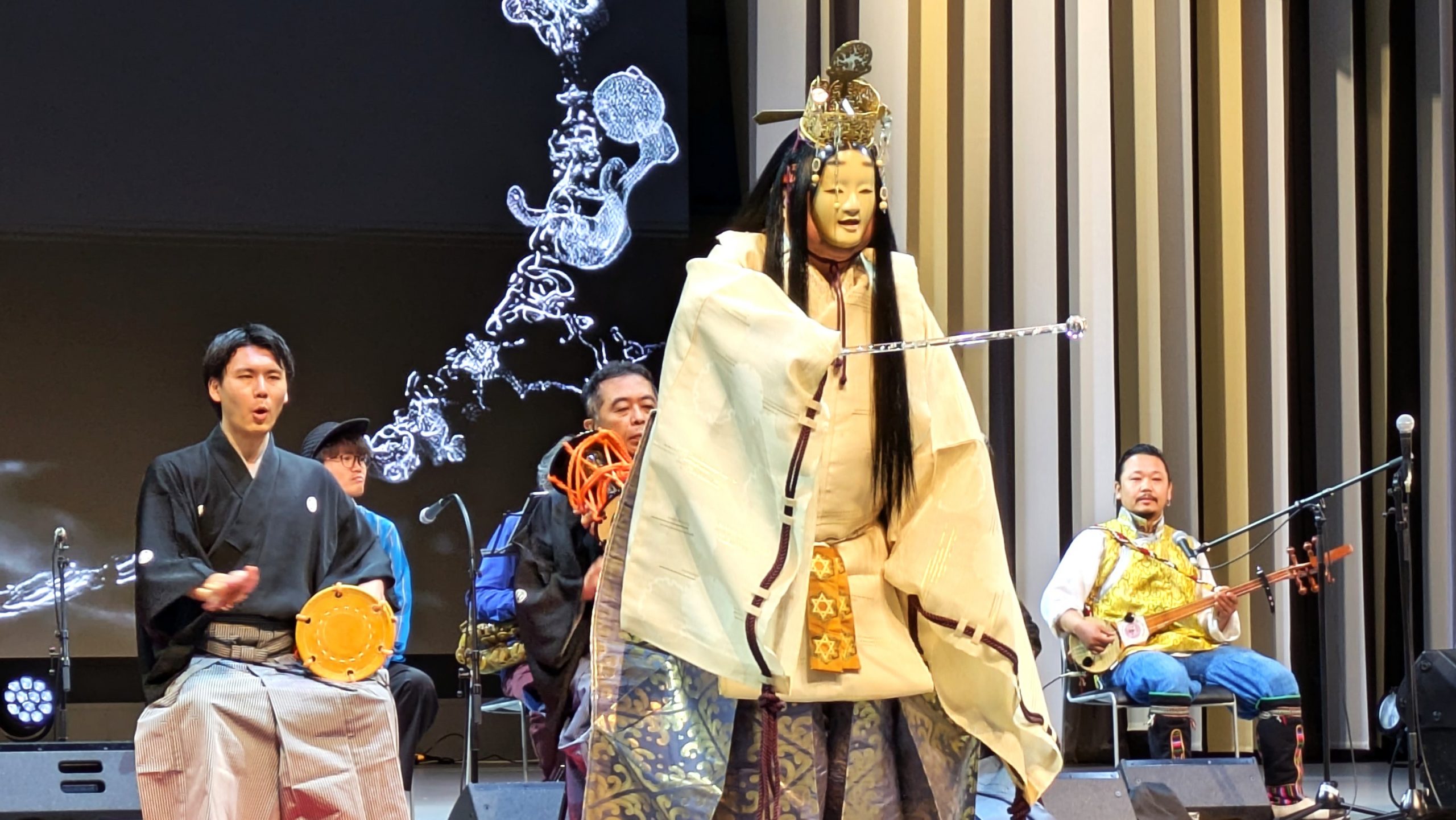 「神秘的すぎ…」落合陽一に能、元宝塚の美声も響く―“万博コラボ”を刮目ください【大阪・関西万博】