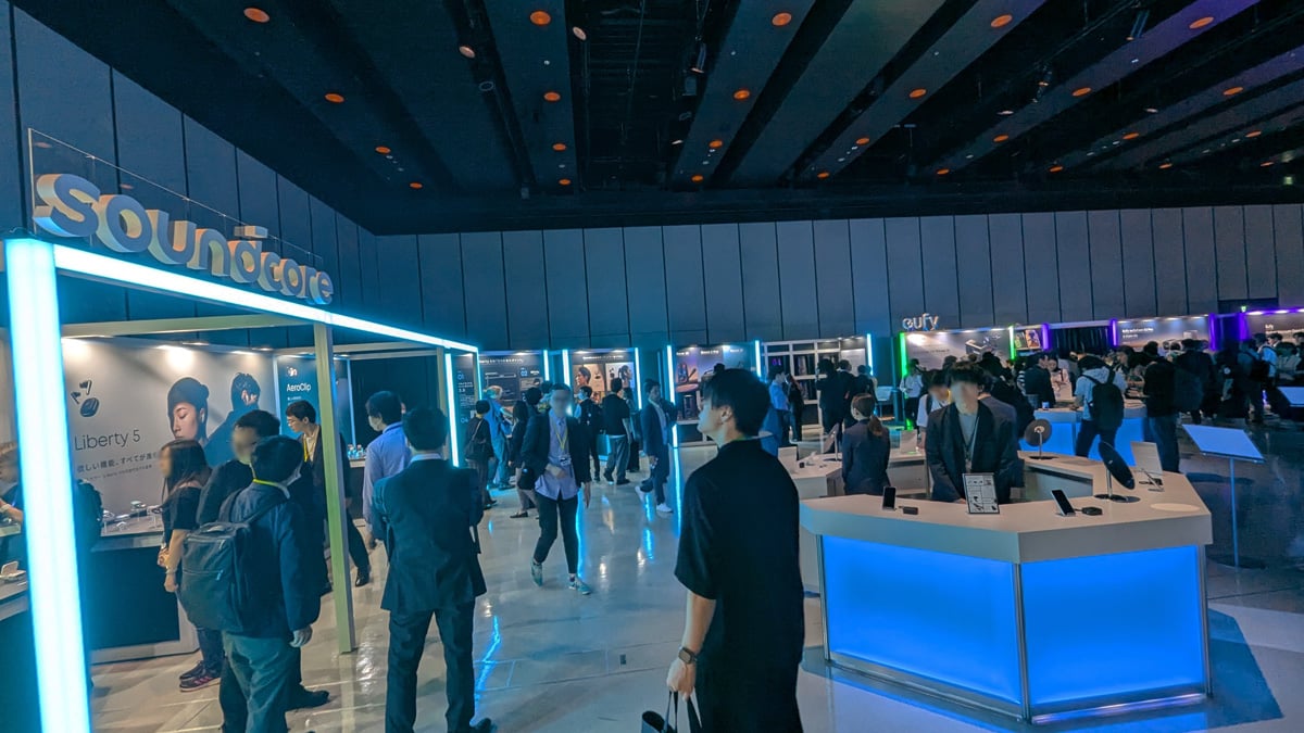 ケーブル一体型モバイルバッテリー付きイヤホンやWi-Fiスピーカー付きプロジェクターなどを発表 「Anker Power Conference 2025 Spring」Soundcore・Nebula製品まとめ
