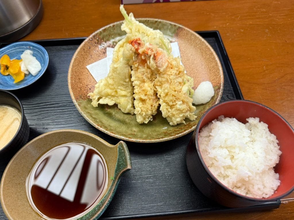 新宿御苑で味わう　お得すぎる至高の天ぷらランチ「天婦羅　玉屋」