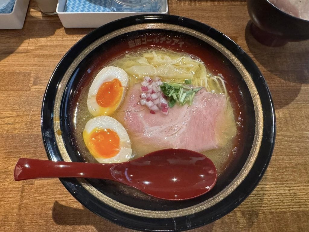 金目鯛の出汁がたまらない！　熱海の人気ラーメン店「ゴールデンアイ」