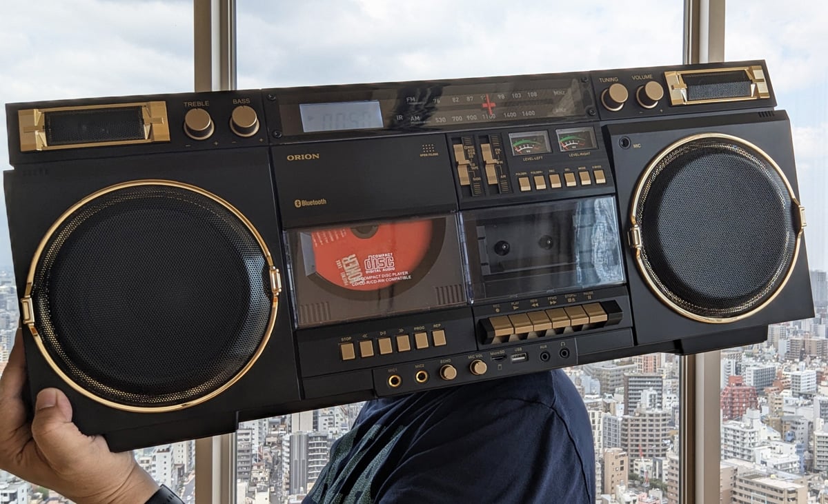 夢とロマンだけじゃない！ “令和のドデカCDラジカセ”はワイヤレスや防災にも対応する多機能オーディオ