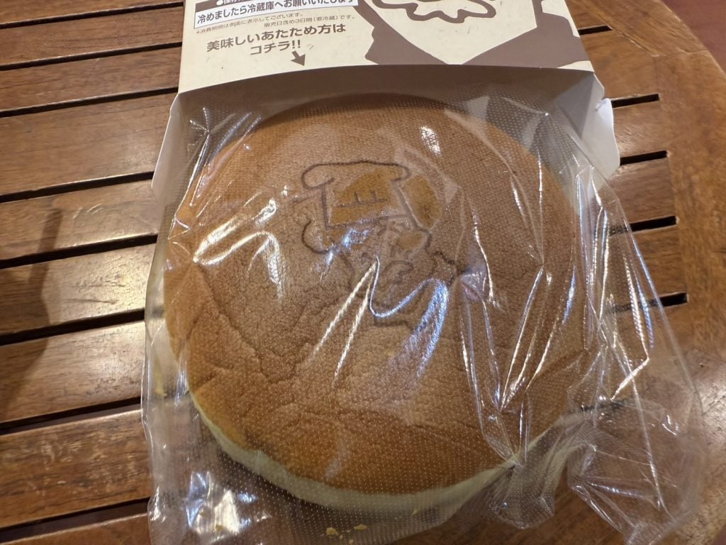 焼きたてチーズケーキをその場で食べることも可能！　「りくろーおじさんの店」のイートイン