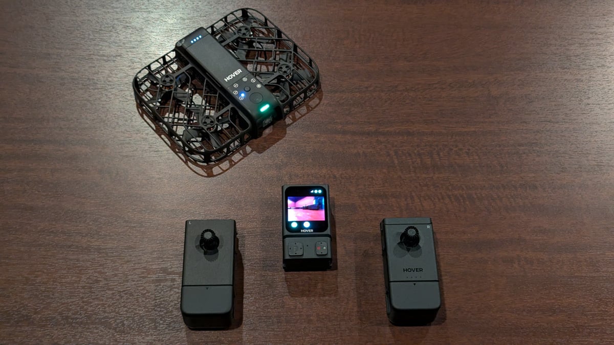 AIカメラドローン「HOVERAir X1 Smart」のモニターやリモコンとして使える「BEACON&JOYSTICK」レビュー ラジコン感覚で飛行が楽しめる