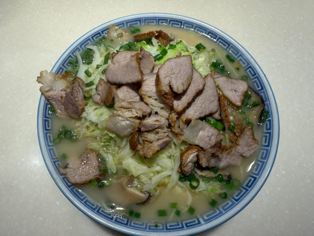 【鹿児島グルメ】ときどき無性に食べたくなる他店にはない味　昭和25年創業の老舗ラーメン「こむらさき」