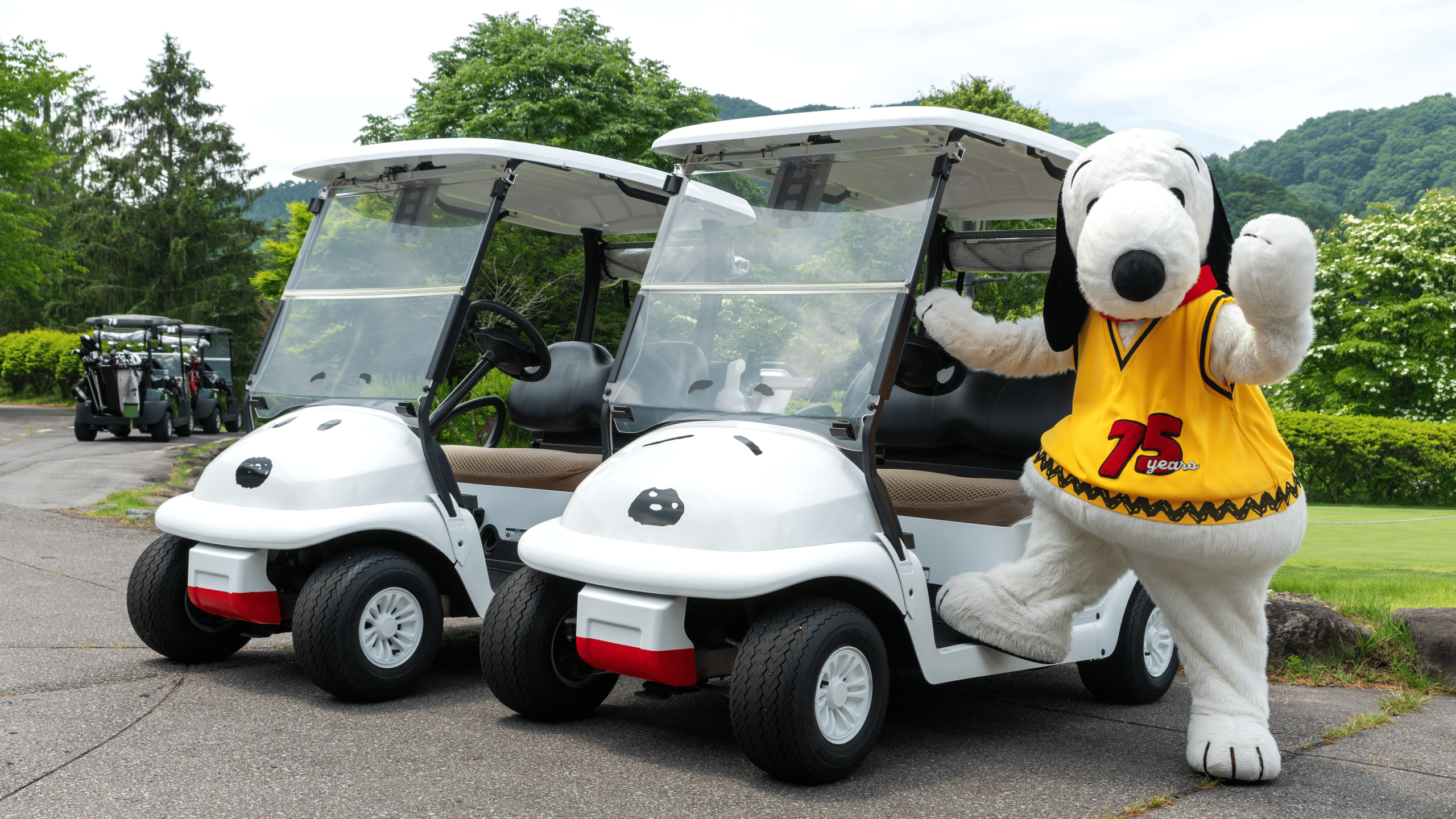 【軽井沢】スヌーピーのゴルフカートが尊い…！“PEANUTS”の世界に浸れるリゾートにドッグパークが新登場