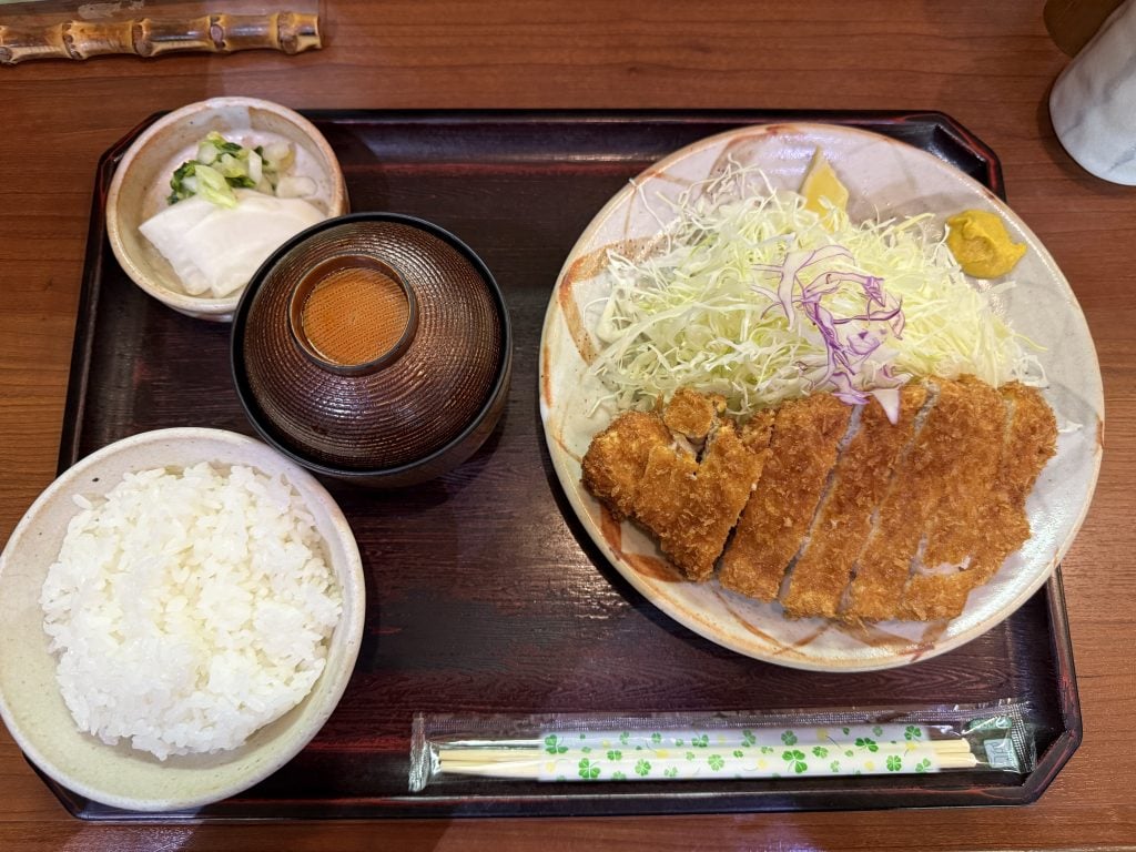 【鹿児島グルメ】豚の脂が甘くて美味い！ 地元の人が通うとんかつの名店「竹亭」