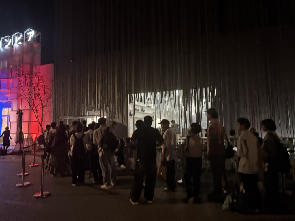 【大阪・関西万博】予期せぬ「オールナイト万博」で神対応！　ポルトガル・チェコなどの海外パビリオンが