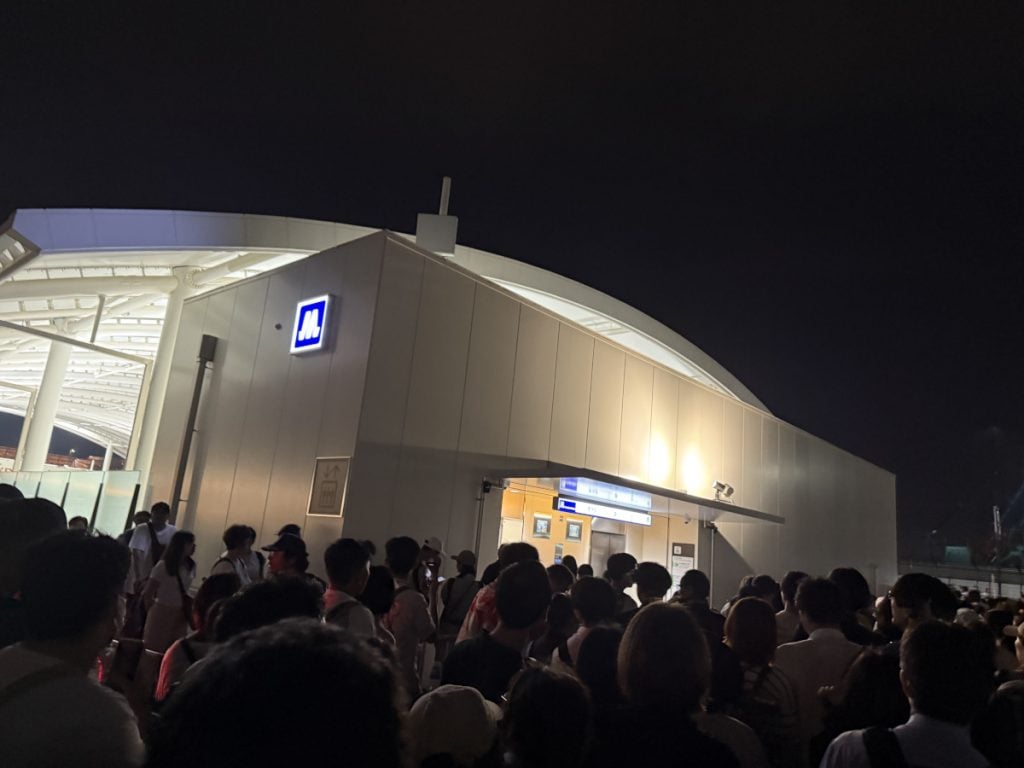【大阪・関西万博】「オールナイト万博」で話題に！？　東ゲート出口から夢洲駅までの帰路の呼び名「大腸」と「小腸」とは