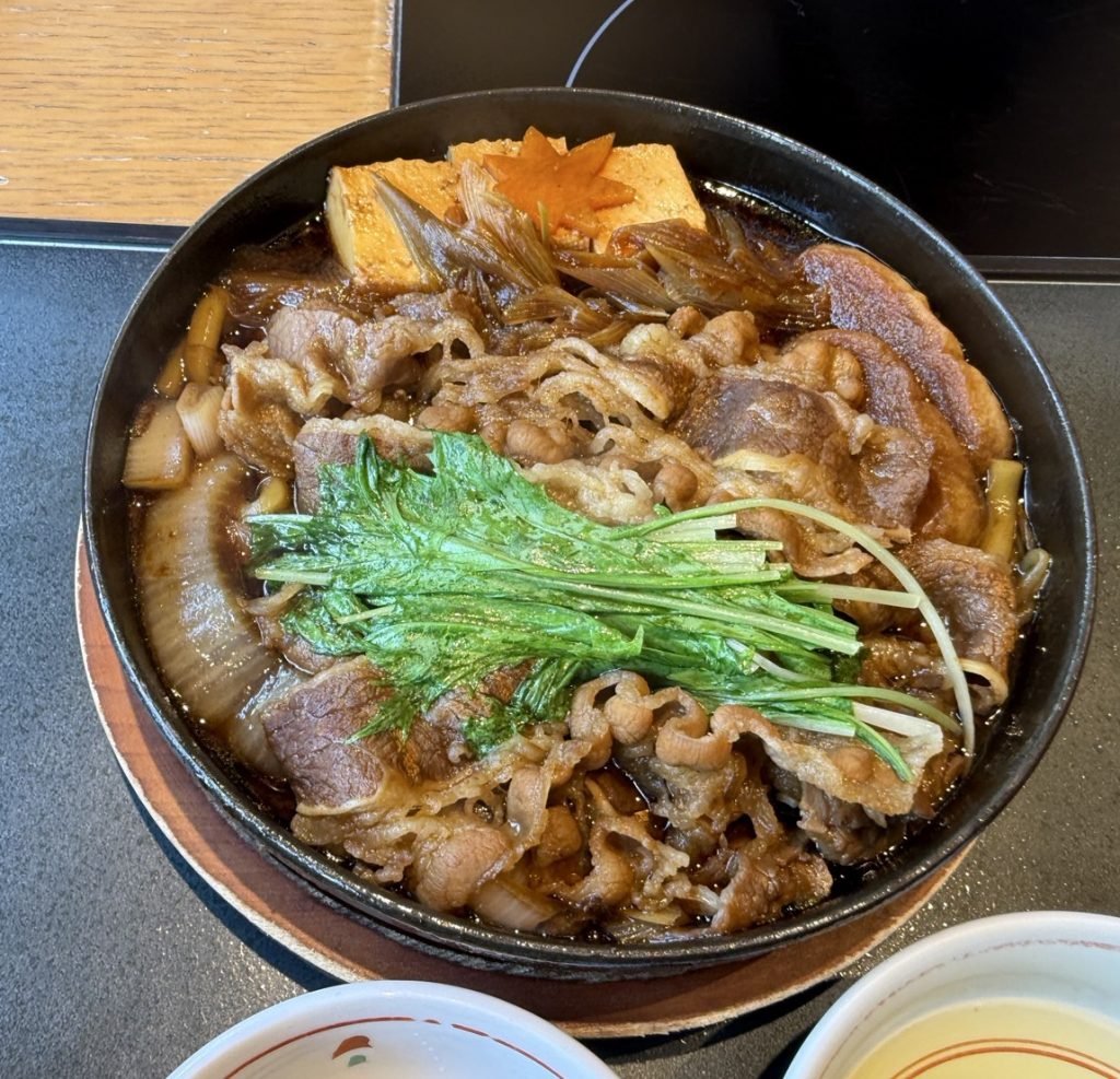 お肉が1.5倍！　SNSでバズっていた「木曽路」のすきやき定食(米国産の肉増量)を食べてみた