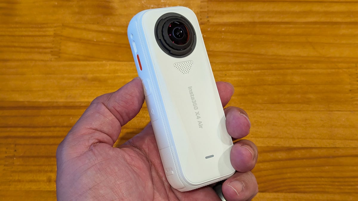 シリーズ最軽量165gの360°アクションカメラ「Insta 360 X4 Air」を発売