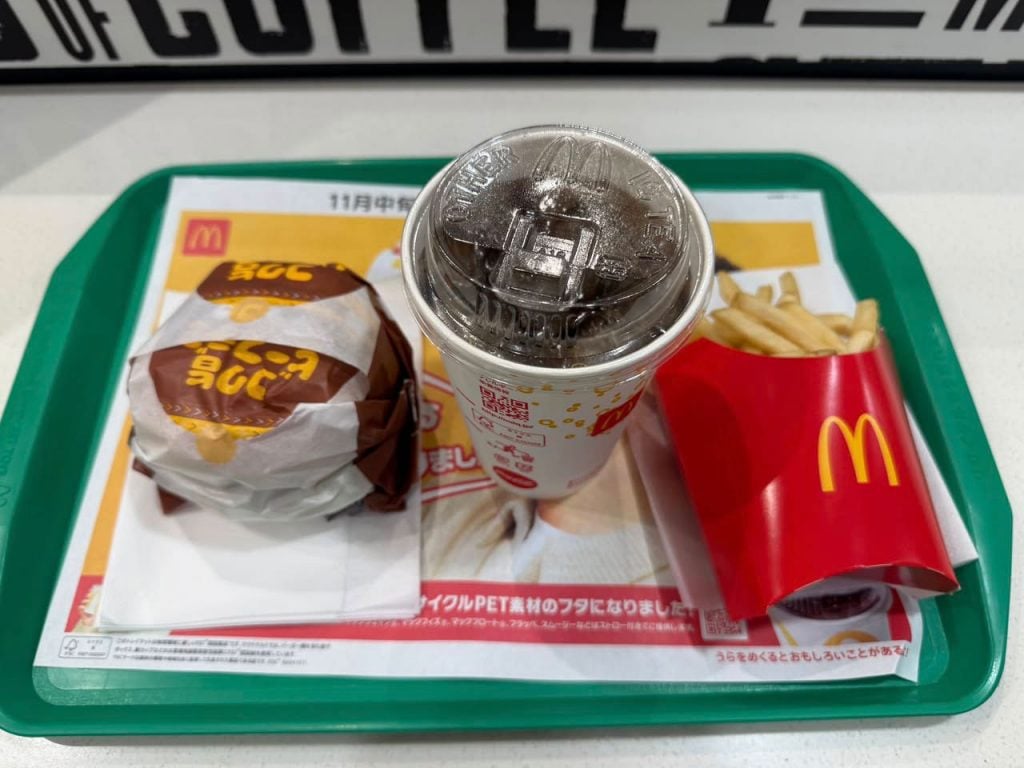 谷山紀章さんが熱唱し小野友樹さんが反応　諏訪部順一さんも……！？　人気声優が次々とマクドナルドの「グラコロ」ツイート