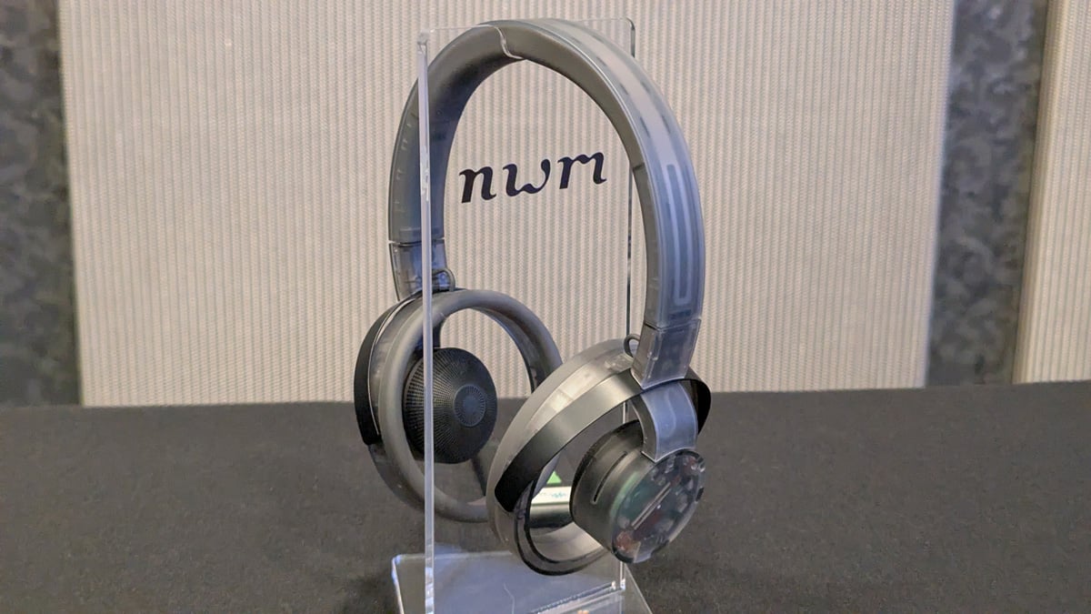 耳をふさがないオープンイヤー型ヘッドホン「nwm ONE」に新色ファントムグレイが発売