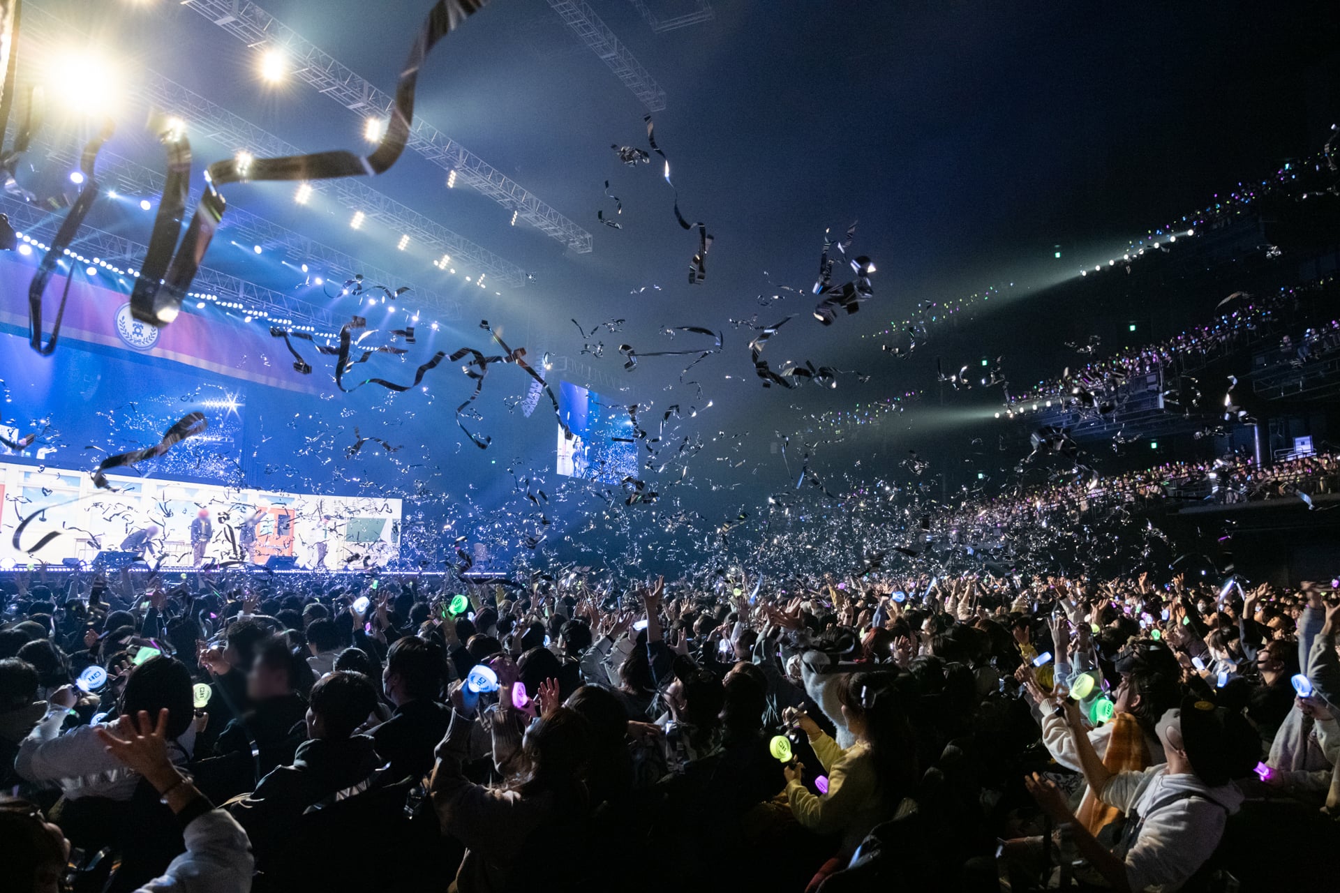 日常組『日常祭 ～なんか、2025～』公演レポート／「ノーリアクション日常祭」サプライズ続出に8000人が熱狂！ 新作「しにがみ自作ゲーム」では2m巨大“とらお”が現実侵食