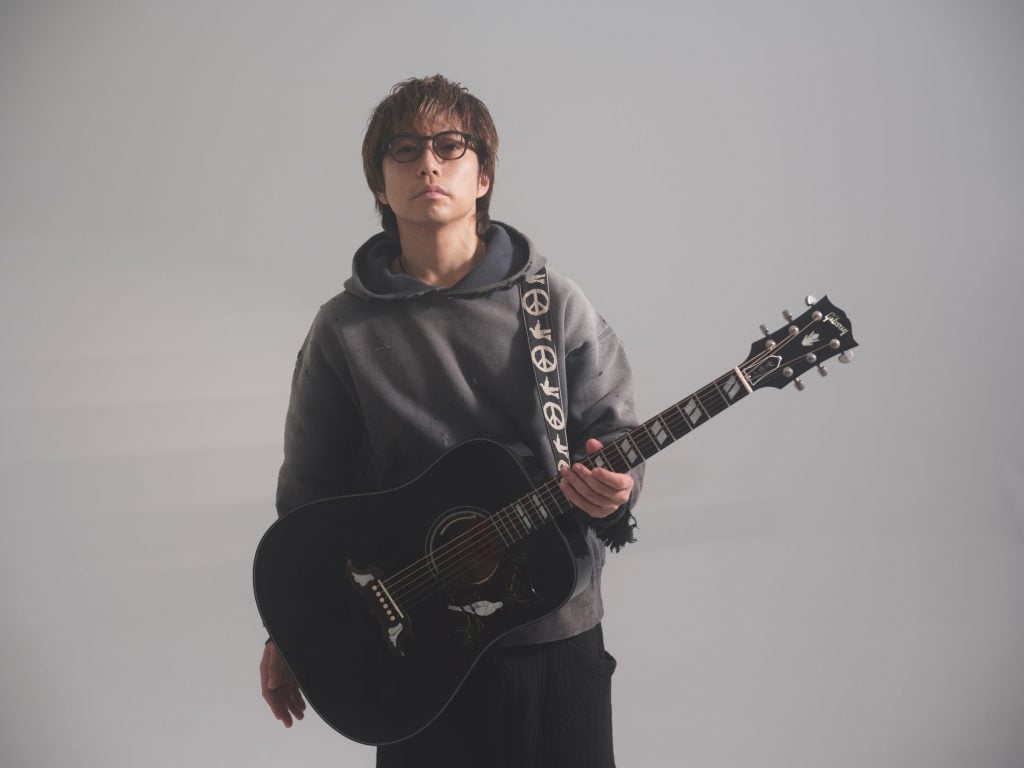 メジャーデビュー15周年記念ベストアルバム『自由悟然』　高橋優インタビュー「“どこに行ってもいいよ”と言われても、僕は歌っていたい」