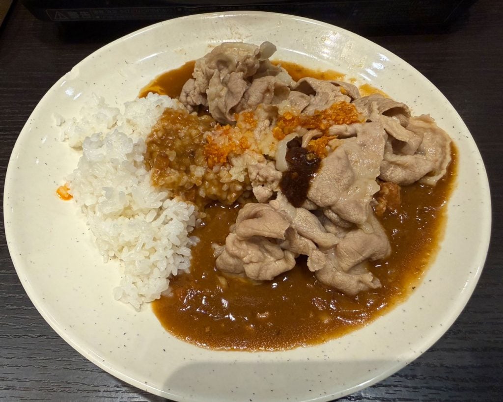 「狂ったくらい旨い」　リュウジさん・安元洋貴さんと「しゃぶ葉」のコラボで「ガンギマリ豚カレー」を作って食べてみた