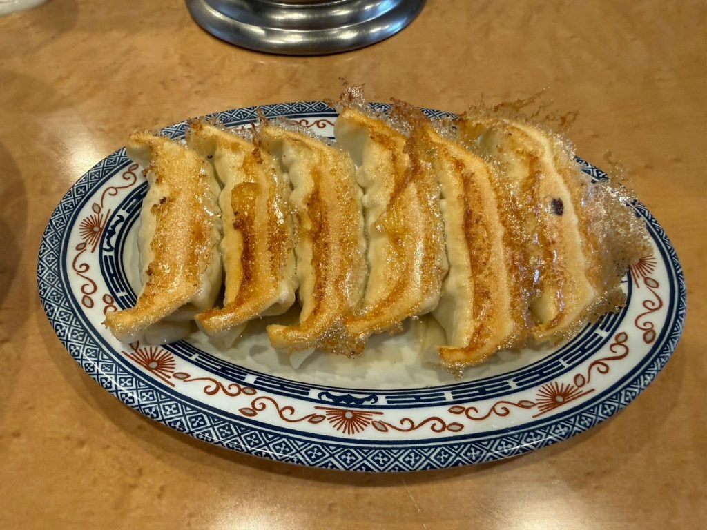 【宇都宮グルメ】「ライス・ビールは御座いません」　餃子通り屈指の人気店！　「餃子専門店 正嗣」