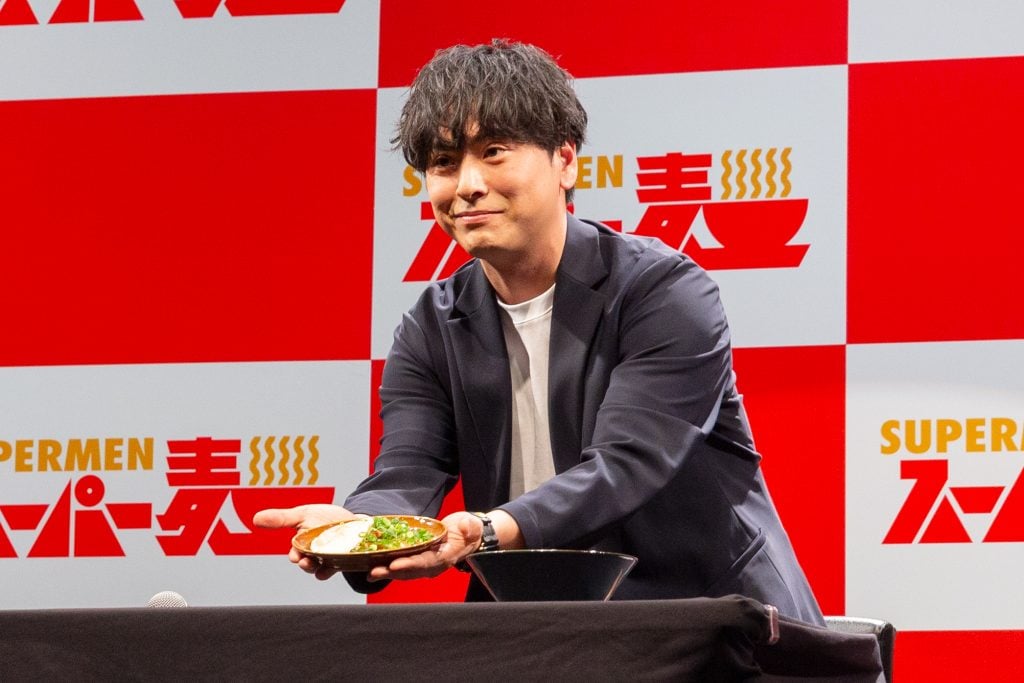 グルテンフリーで栄養たっぷり！山下健二郎が「スーパー麺」でオリジナルレシピを考案「キャンプ場でもお手軽に」