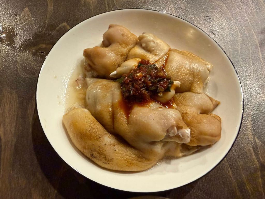 【大阪グルメ】トロトロの豚足が驚愕の1円！？　居酒屋「中トロと豚足」都島店