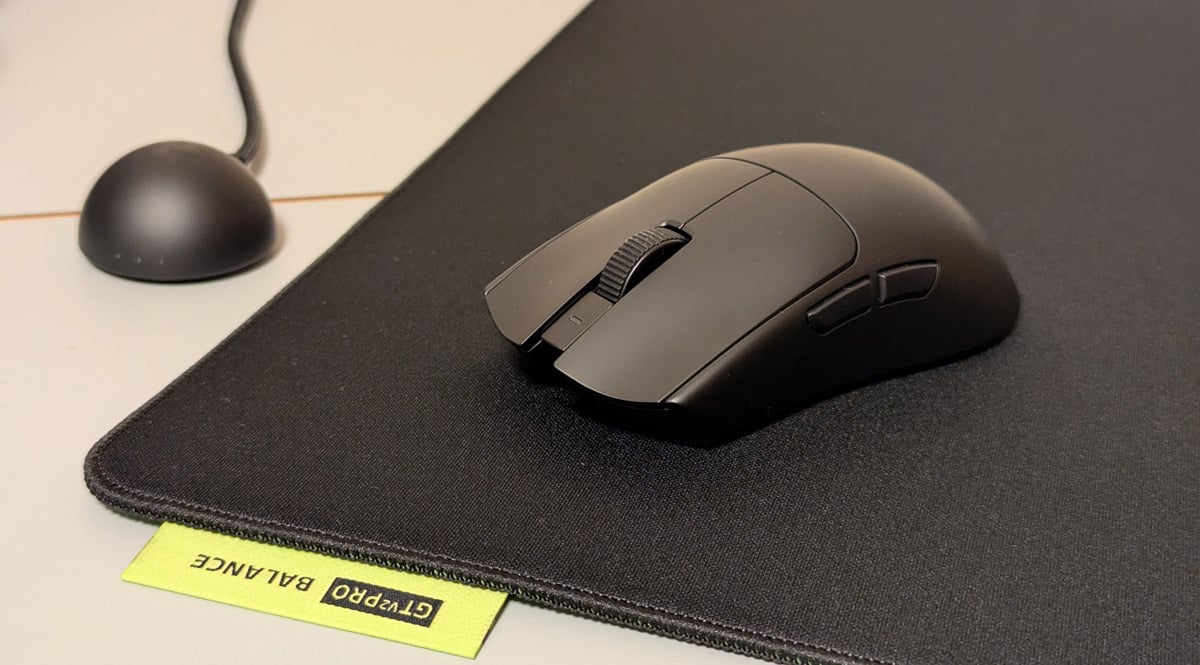 Razerが超軽量・低遅延のeスポーツ向けワイヤレスマウス「Viper V4 Pro」とスピード特性から選べるゲーミングマウスパッド「Gigantus V2 Pro」を発売