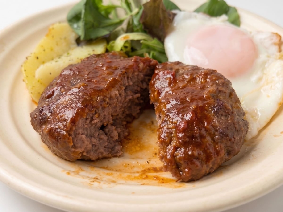 【実食】ひき肉だけで専門店級!? 味の素「ひき肉が化ける。ハンバーグの素」がマジで革命的だった