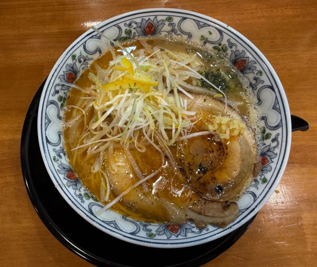 【阪神グルメ】阪神甲子園球場の目の前！ 「らーめんKING」で限定の蟹味噌ラーメンを食べてみた